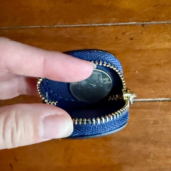 NEW Hello Kitty Mini Coin Purse Bag Charm Keychain - Picture 2 of 5